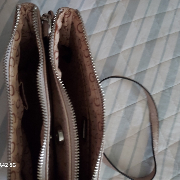 NWOT GUESS Crossbody Bag Handbag Purse Women Monogram Light pink-beige - Picture 12 of 13